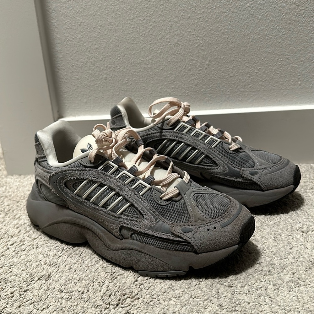 SOLD Adidas women’s ozmillen shoes